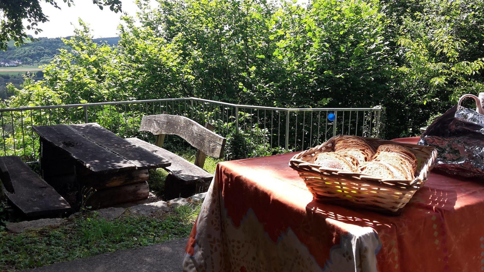 Langsur Johannishof Wein-Cafe & Gaestehaus מראה חיצוני תמונה