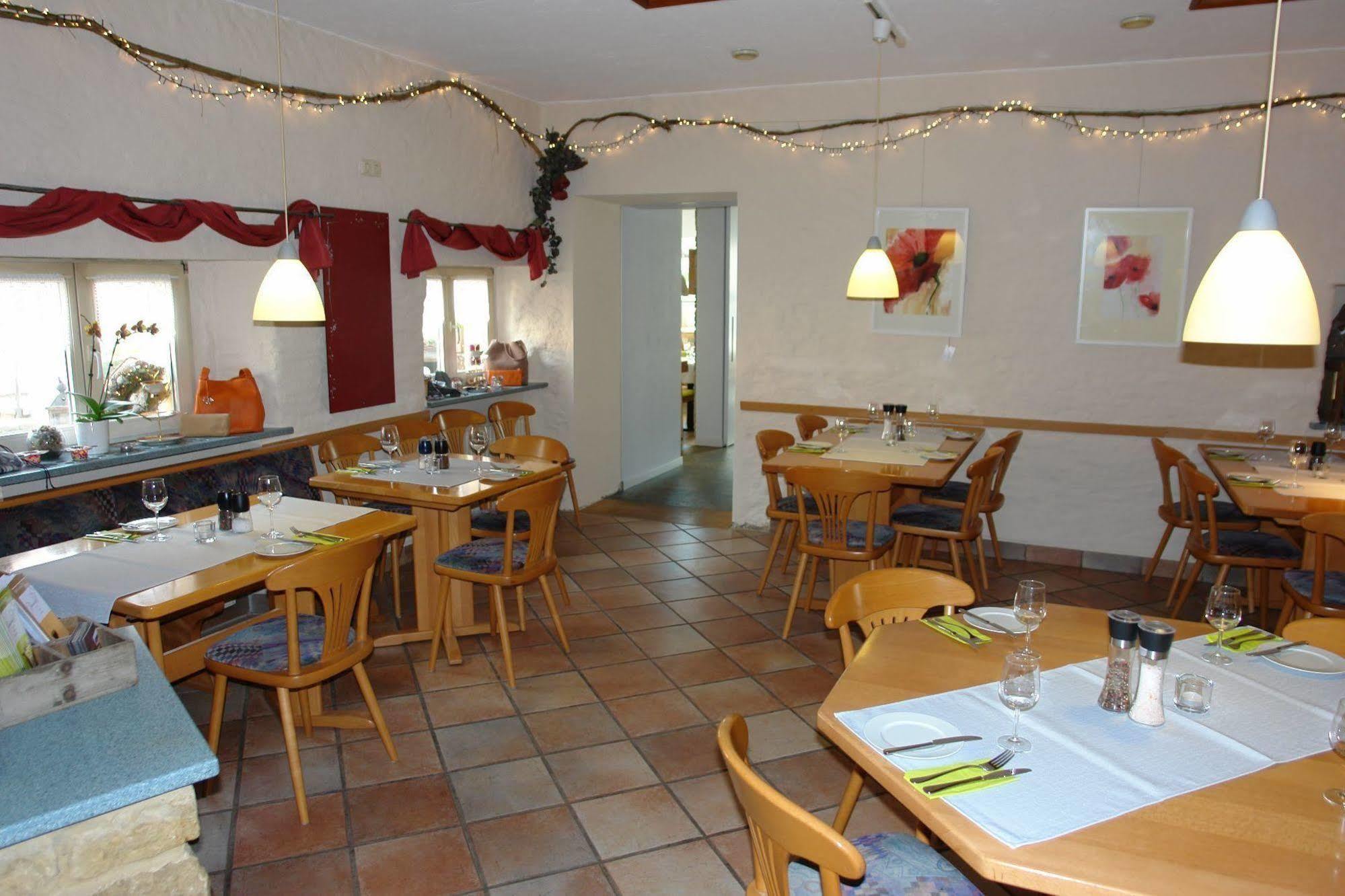 Langsur Johannishof Wein-Cafe & Gaestehaus מראה חיצוני תמונה